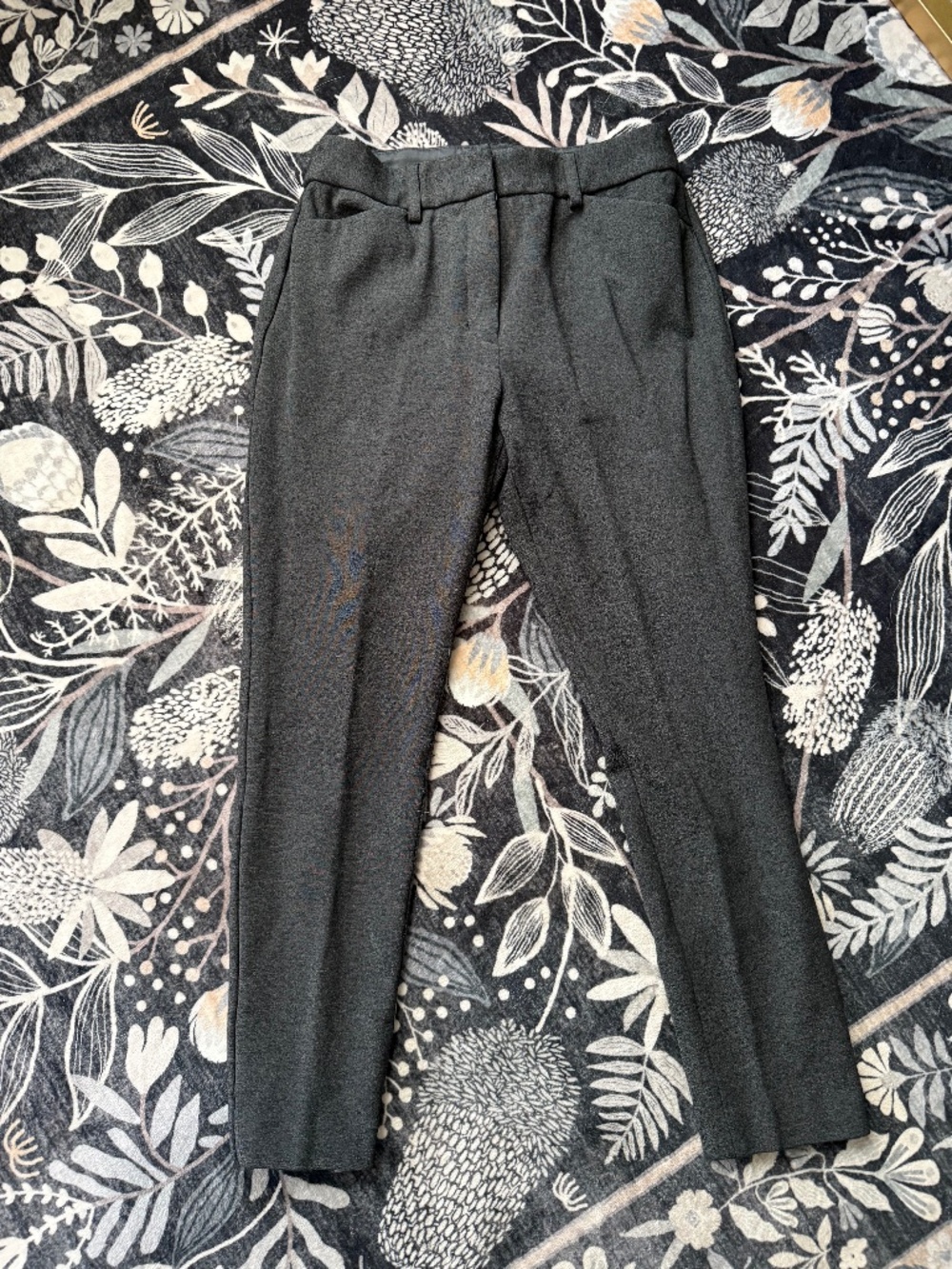 Express Grey High Rise Skinny Cropped Ankle Stretch Dress Pants. Size 8